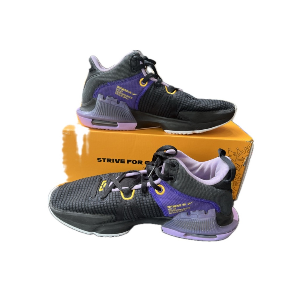 Nike Men’s Lebron Witness VII Basketball Shoes